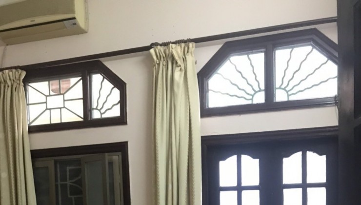 Cho thuê cửa hàng ngay mặt phố Láng Hạ, Đống Đa, HN 40m2, thông sàn, KD, bàn giao ngay 10 triệu